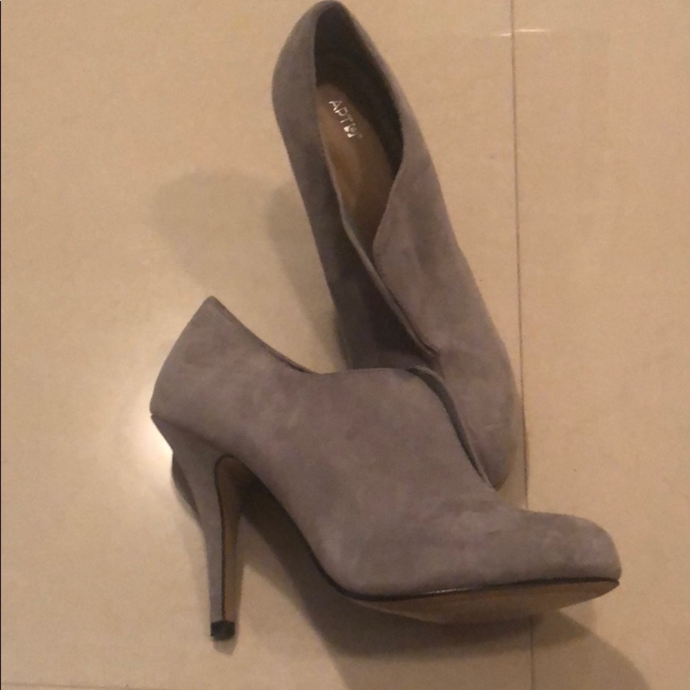Gray Boots - Picture 2 of 6